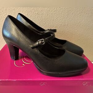 Easy Street Zest Mary Jane Platform Pumps - NIB